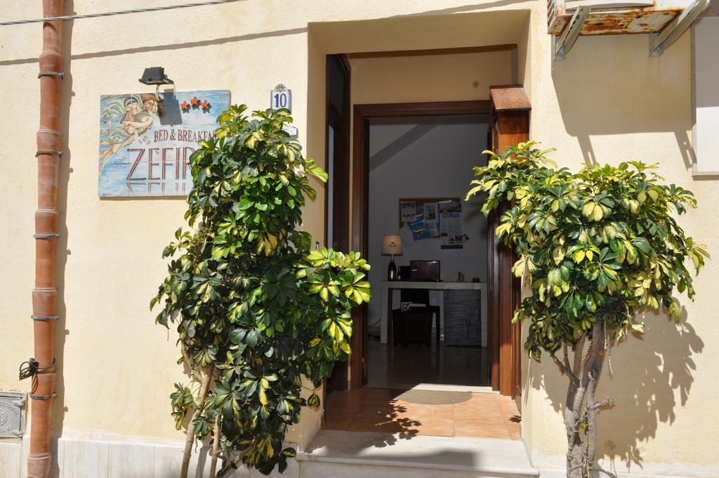 Rooms And Breakfast Zefiro San Vito Lo Capo Exterior photo